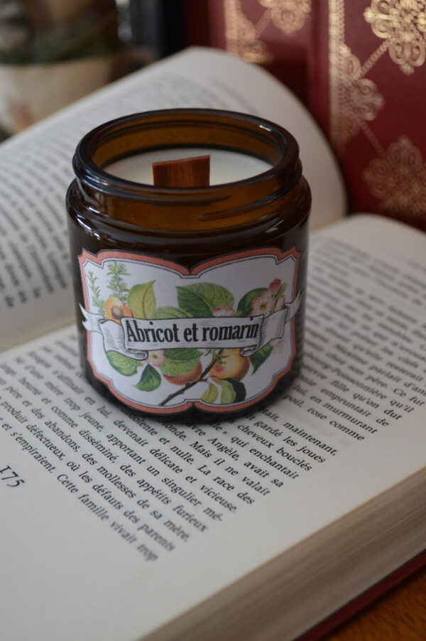 Bougie parfumée Abricot et romarin – Image 3