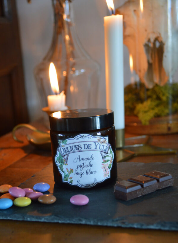 Bougie gourmande dans un pot ambré, Délices de Yule – Image 2