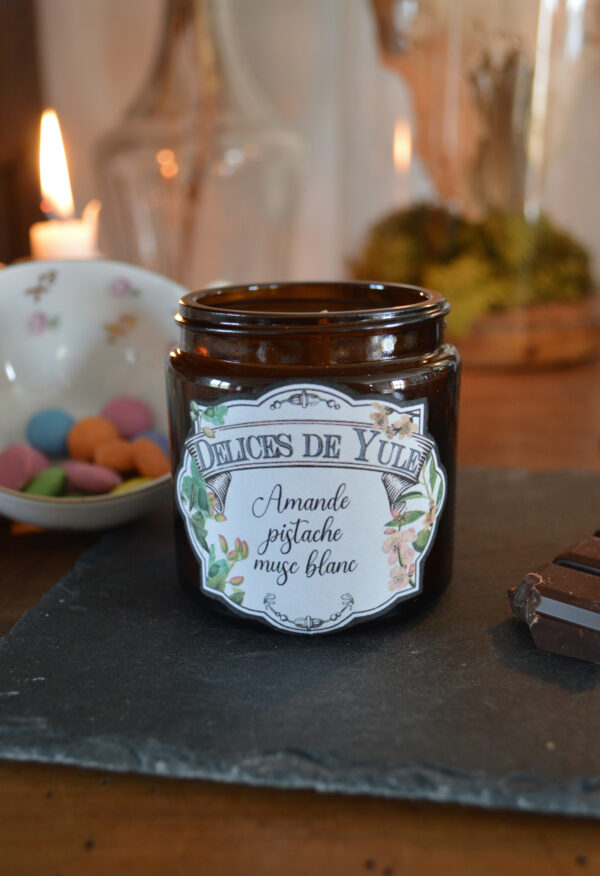 Bougie gourmande dans un pot ambré, Délices de Yule