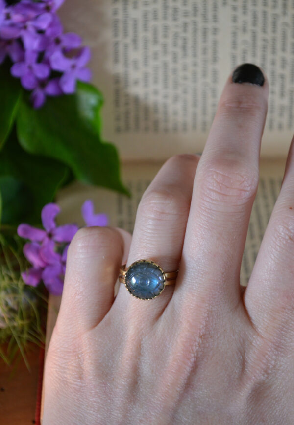 Bague Troisième œil, labradorite gravée – Image 3