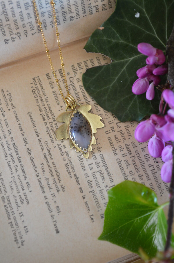 Pendentif feuille et agate du Montana