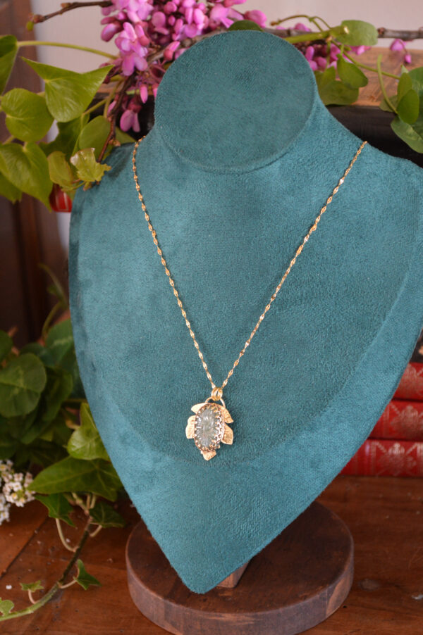 Pendentif feuille texturée et cyanite verte ovale – Image 2