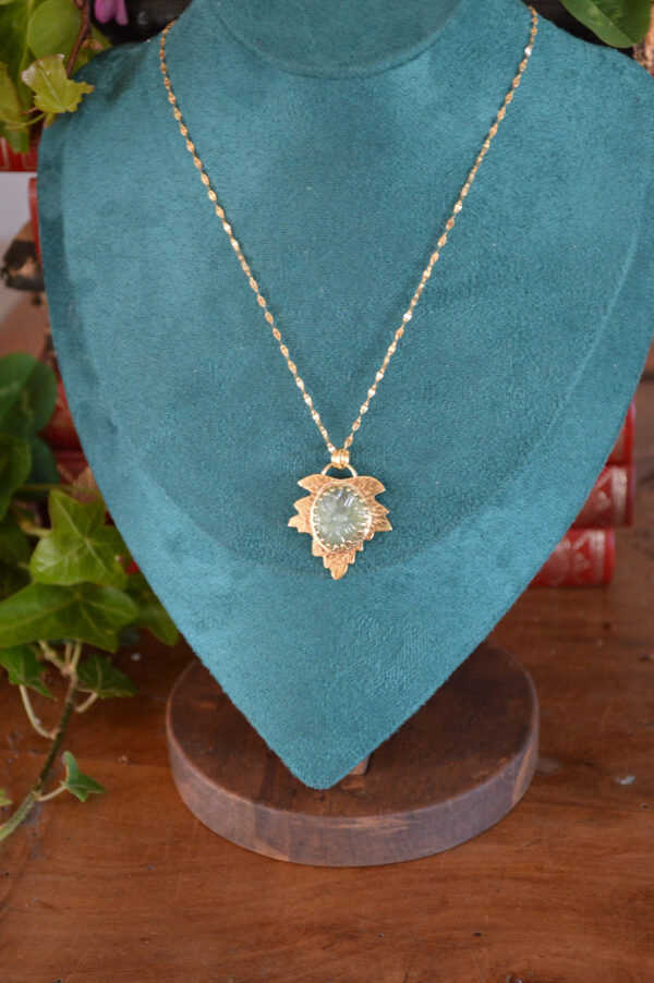 Pendentif feuille texturée et cyanite verte ronde – Image 3