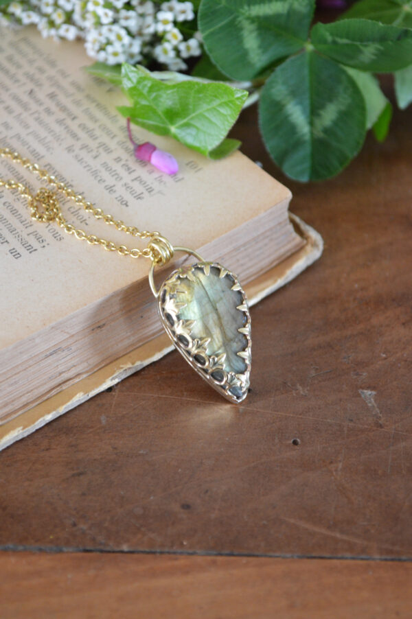 Pendentif goutte et labradorite jaune