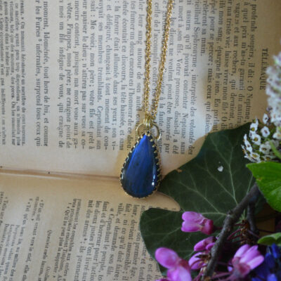Pendentif goutte, labradorite bleue