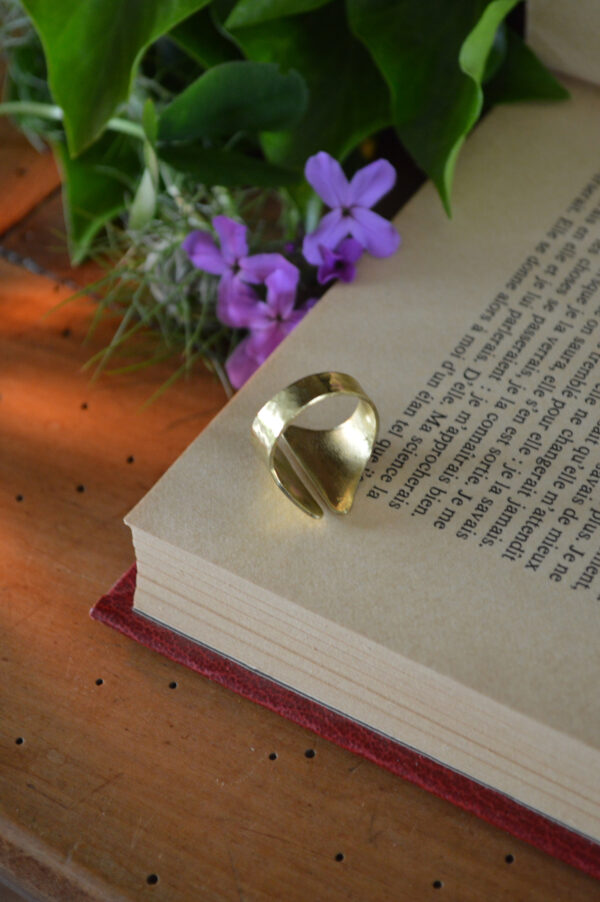 Bague martelée symétrique – Image 2