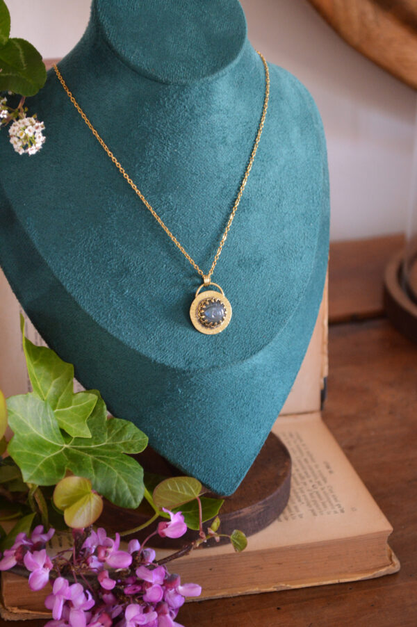 Pendentif rond, labradorite gravée en forme d'œil – Image 2