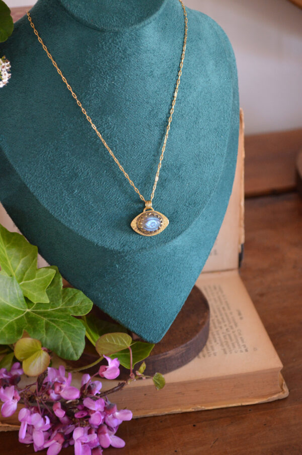 Pendentif ellipse, labradorite gravée en forme d'œil – Image 2
