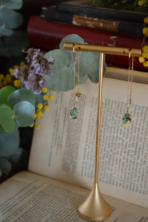 Boucles d'oreilles traversantes, Pousses de chêne et rubis zoïsite – Image 4