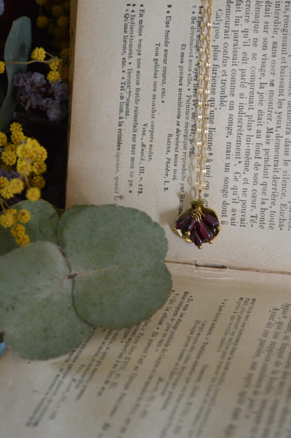 Pendentif Liens de Perséphone, perles de grenat – Image 3