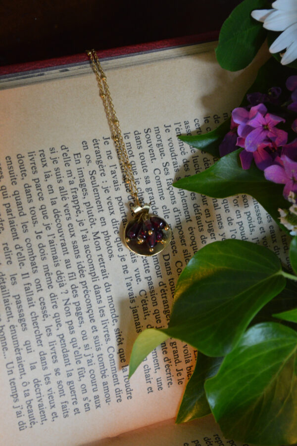Pendentif Liens de Perséphone, perles de grenat – Image 5
