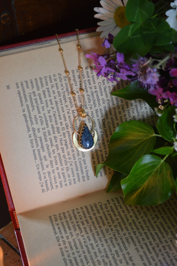 Pendentif Séléné, piétersite
