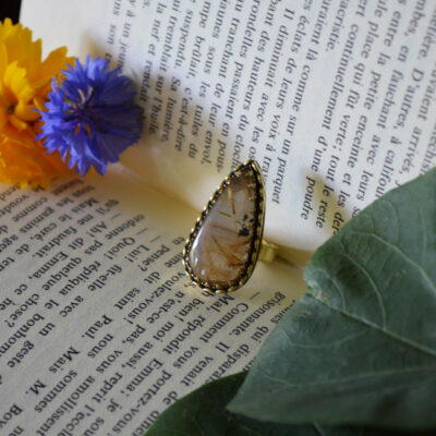 Bague Larme d'Hélios, quartz rutilé doré