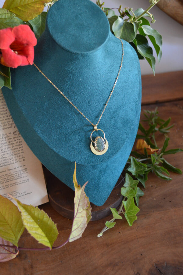 Pendentif Séléné, cyanite verte gravée – Image 5