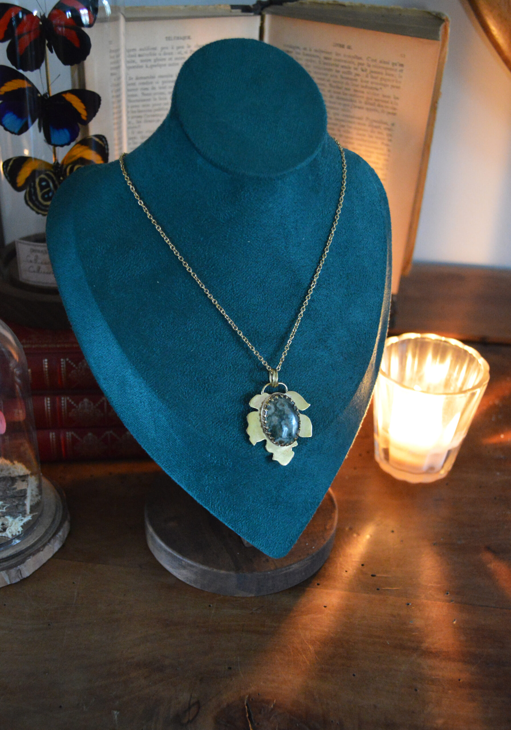 Pendentif Sylvanus, jaspe océan ovale