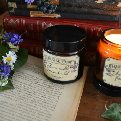 Bougie parfumée dans un pot ambré, Chocolatine Dundee