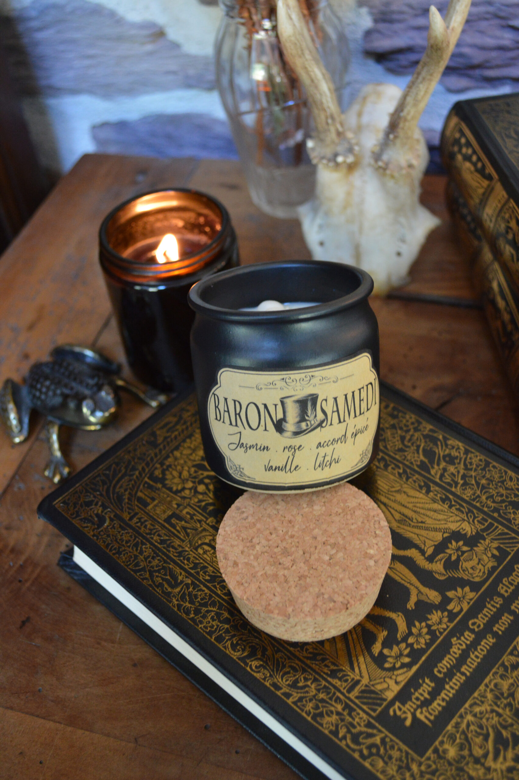 Bougie parfumée Baron Samedi, pot en céramique – Image 4